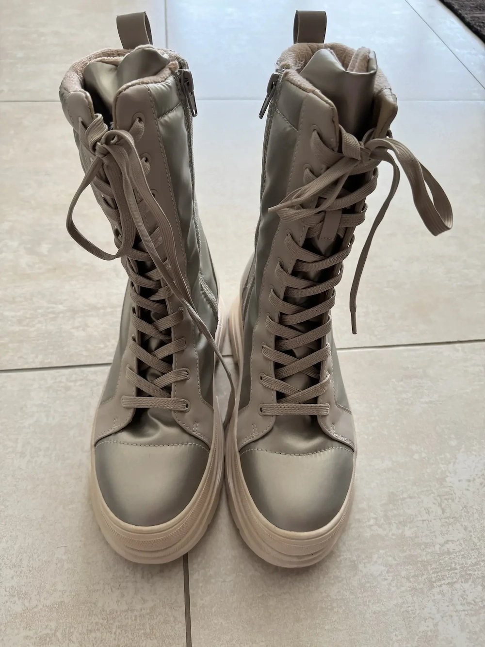 Winterstiefel BUGATT   Gr. 39   silber   NEU nie getragen