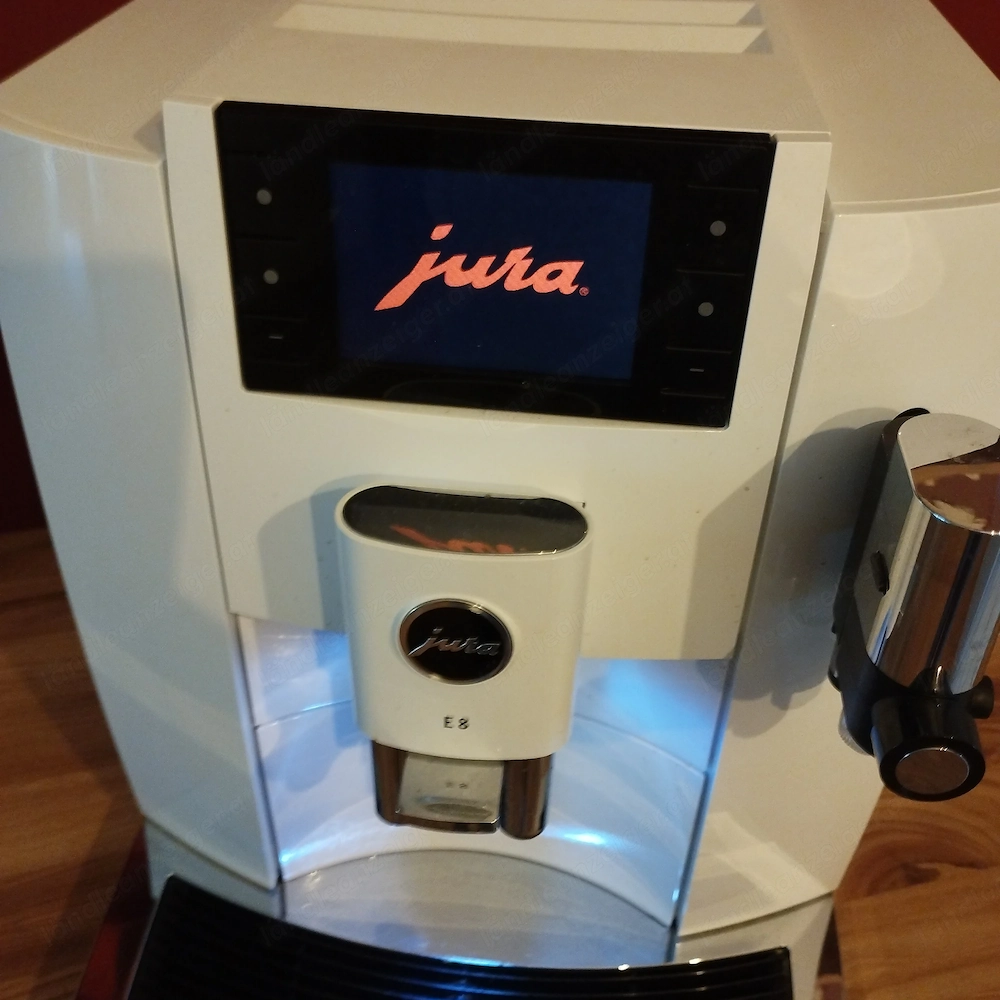 JURA Kaffeevollautomat E8 (EC) piano white