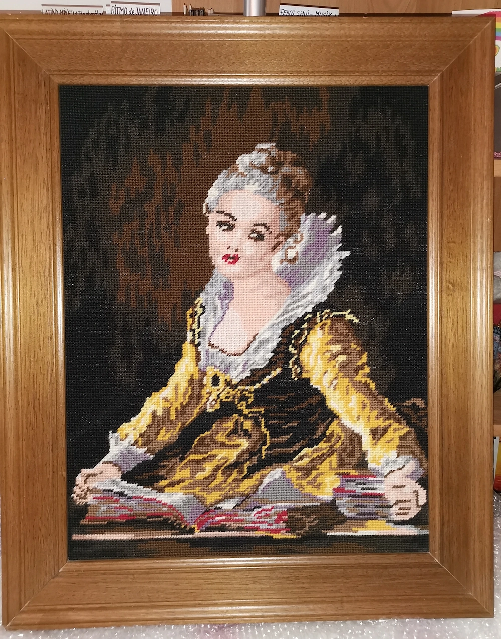 Gobelinbild "lesende Frau" mit Rahmen