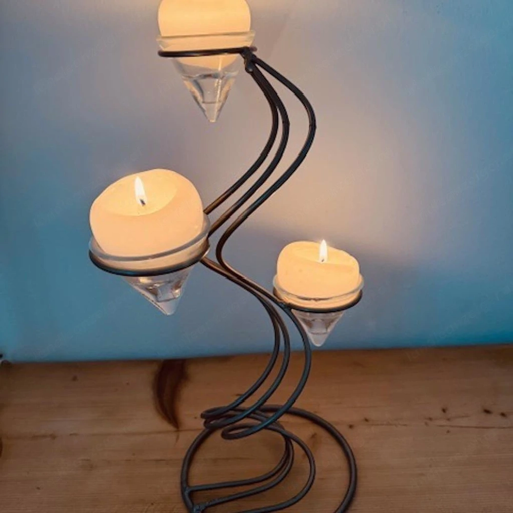 Kerzenständer aus Metall
