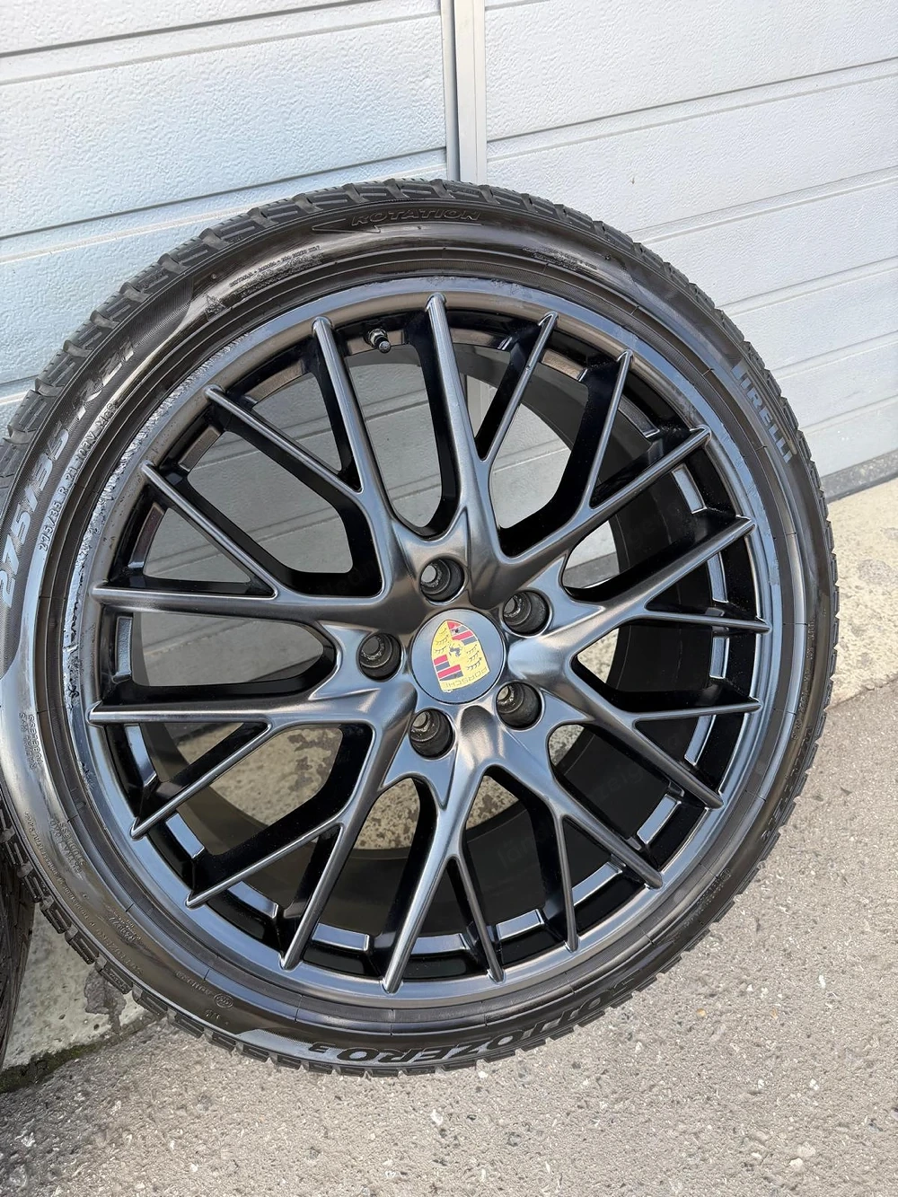 Porsche 21 Zoll Alufelgen mit Winterreifen