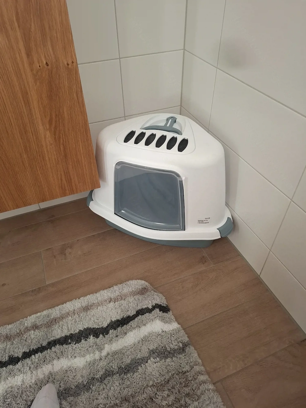 Neue Katzentoilette