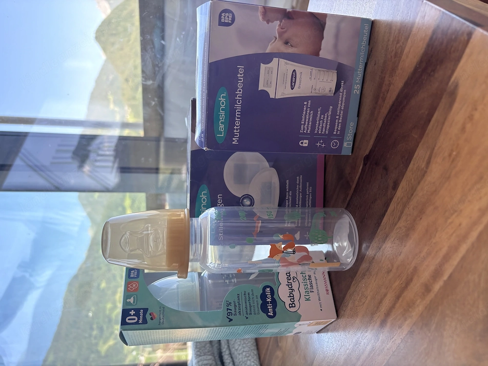 ZU VERSCHENKEN: neue Babyflaschen, Stilleinlagen, Muttermilchbeutel