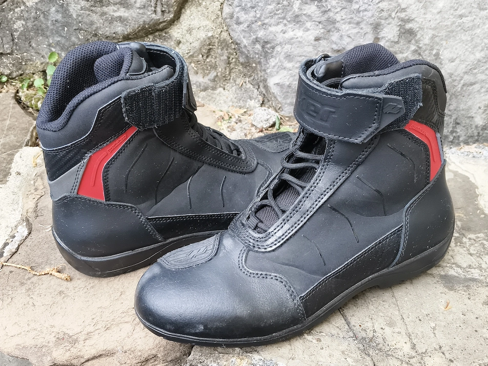 Motorradschuhe zu verkaufen