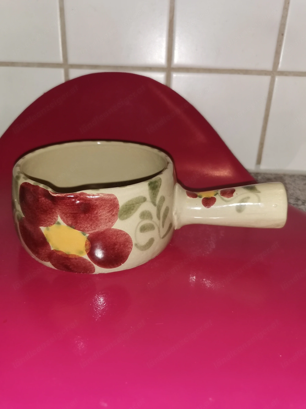 Gefäß Steingut Blumendekor H= 5 cm DM 10 cm seitlich langer Griff