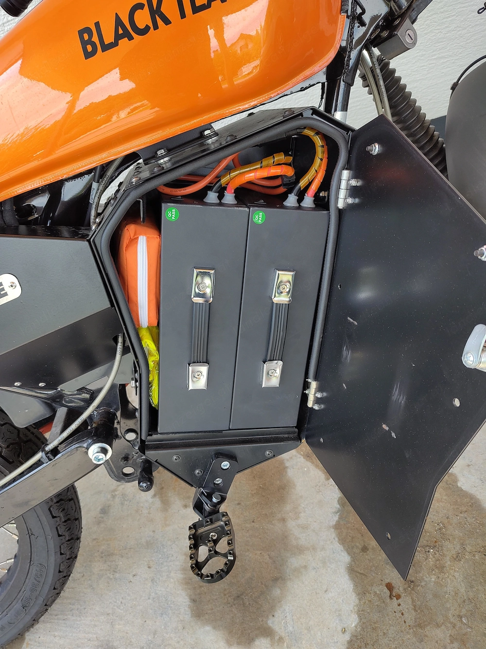 Black Tea - Bonfire X (15kW) Naked Bike