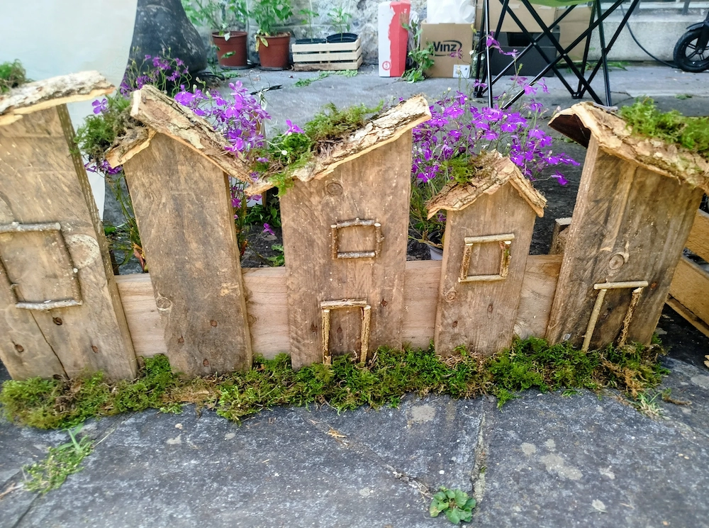 Deko aus Holz mit Blumen neu 