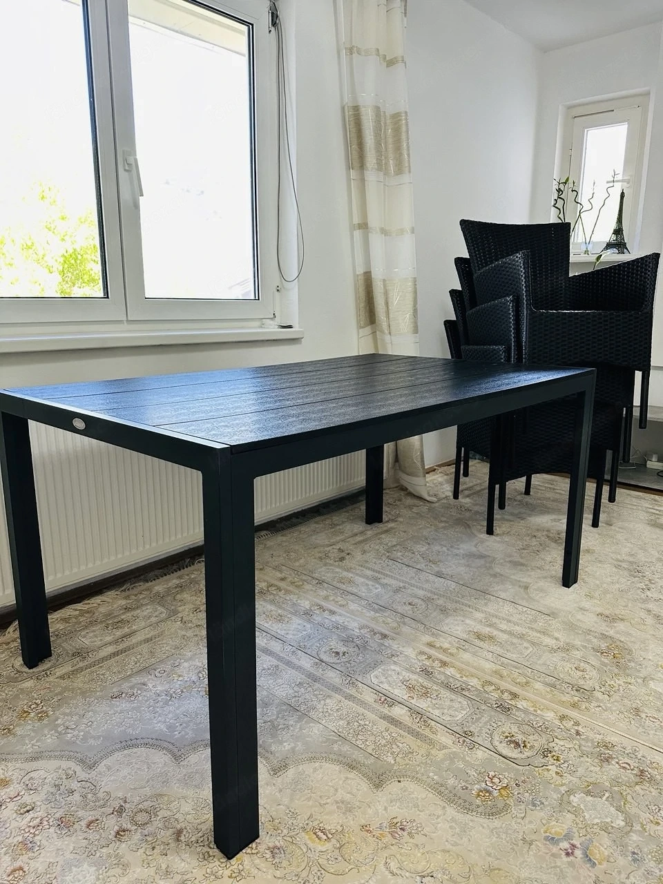 JUTLANDIA Gartenset   Moderner Gartentisch (150x90 cm) mit 4 Stapelstühlen