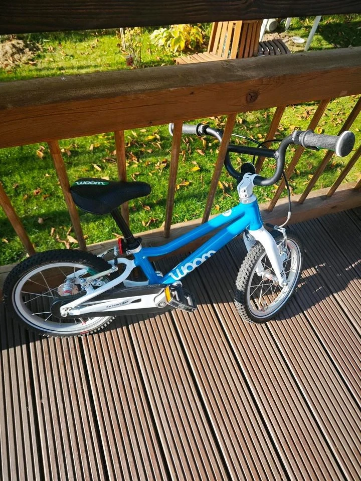 Woom 2 Kinderfahrrad 14 Zoll Blau Weiß 