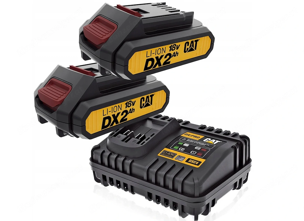 Ein Mega-Set aus der 1 FOR ALL-Serie von CAT, bestehend aus zwei DXB2 18V 2,0Ah-Akkus und einem