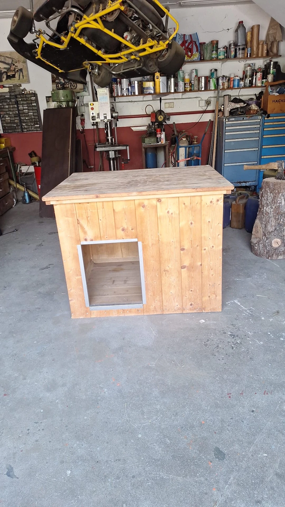 Hundehütte aus Holz 