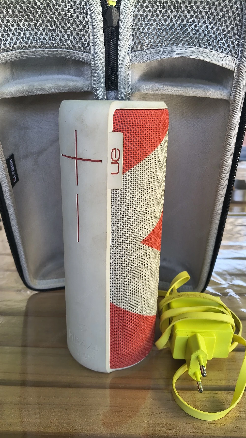 UE Megaboom Bluetooth Lautsprecher 