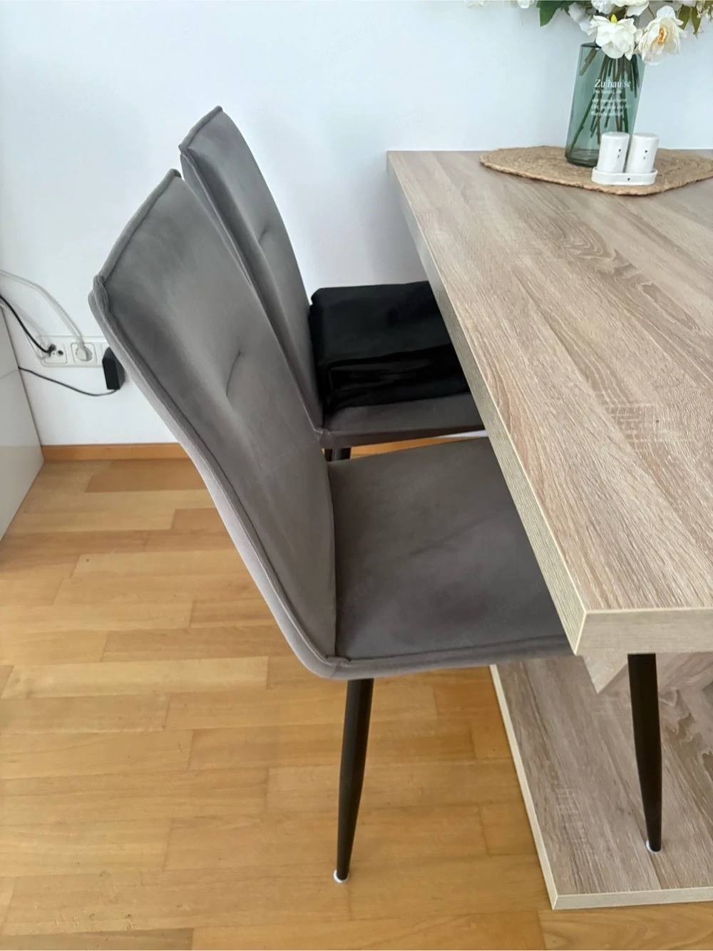 Esstisch & Stühle