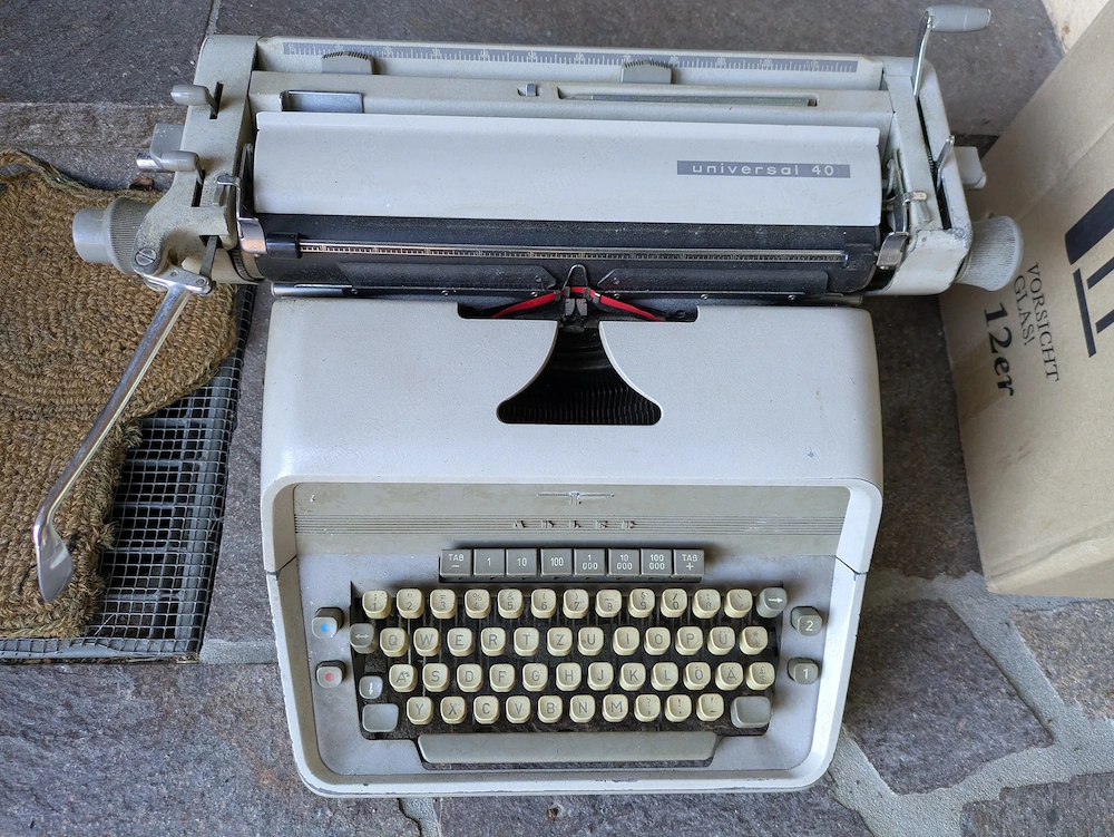 ADLER Schreibmaschine nostalgisch Universal 40