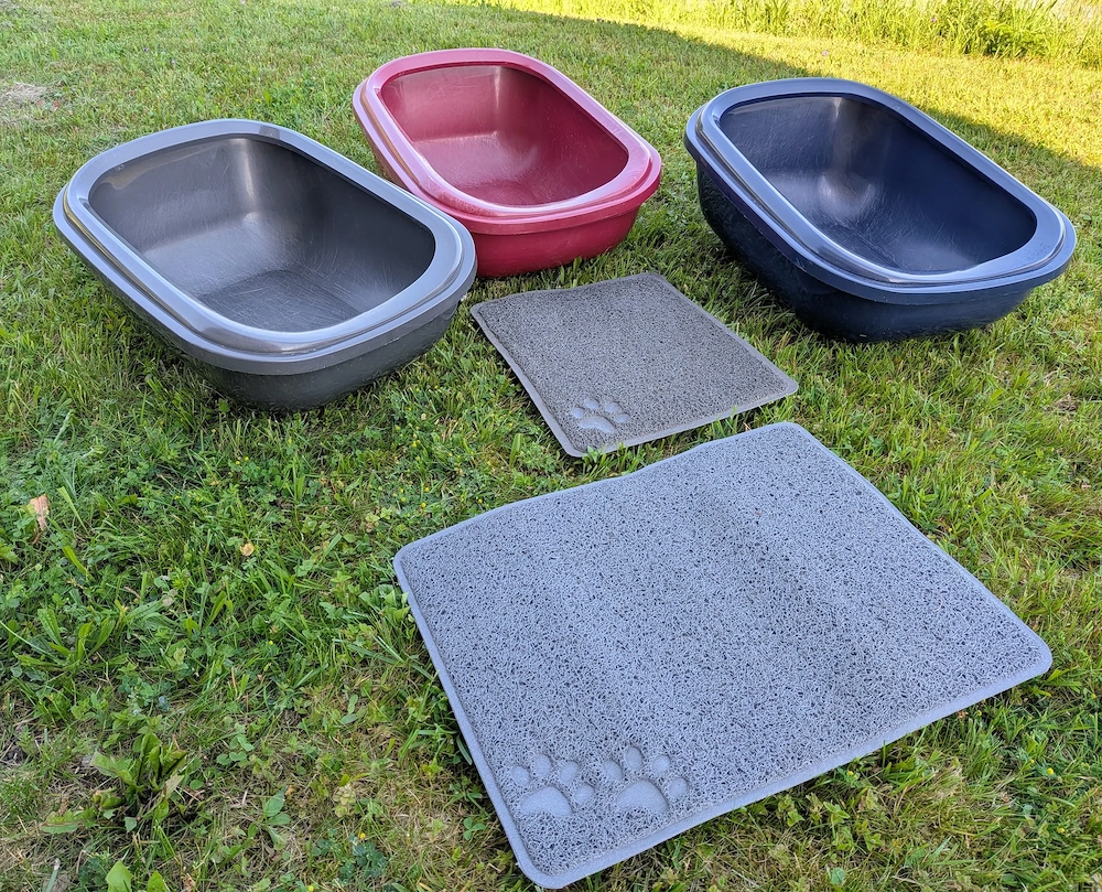 Katzentoiletten + Vorleger 