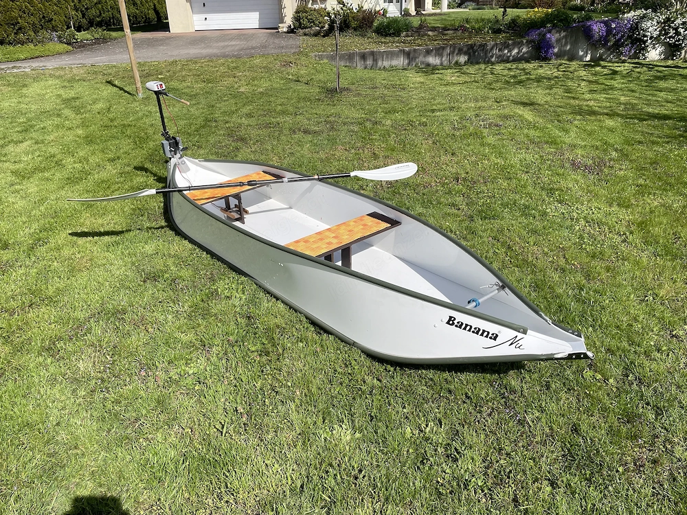 Banana-Freizeitboot mit E-Motor in zwei Ausführungen