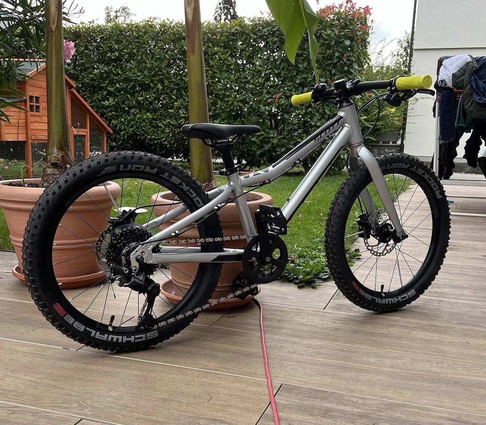 SCOTT Scale RC 200   High-End 20 Zoll Kinder-Mountainbike (Sehr leicht!)