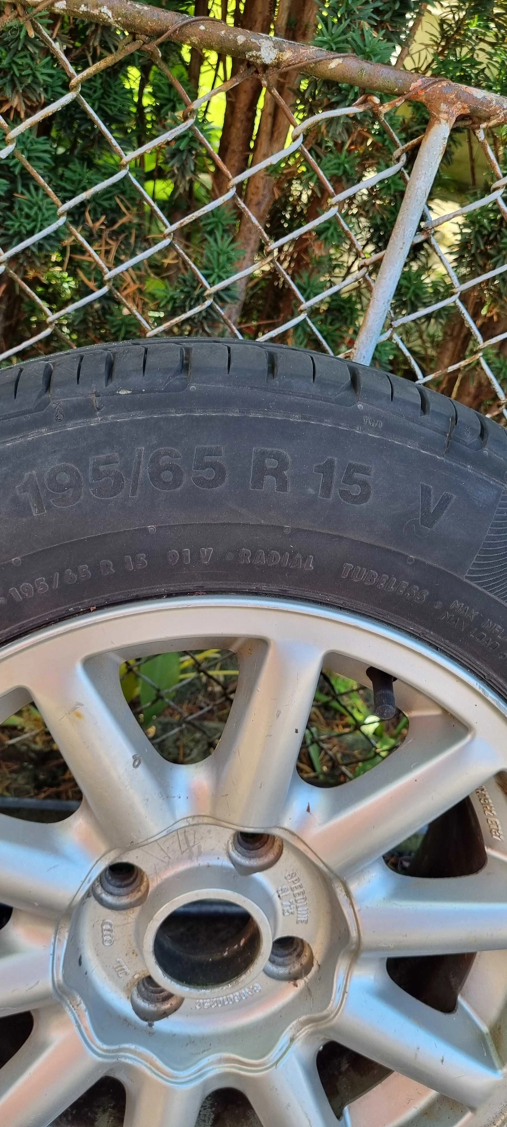 Audi Reifen Speed Line vom Typ 195 65 R15 V +  Felgen