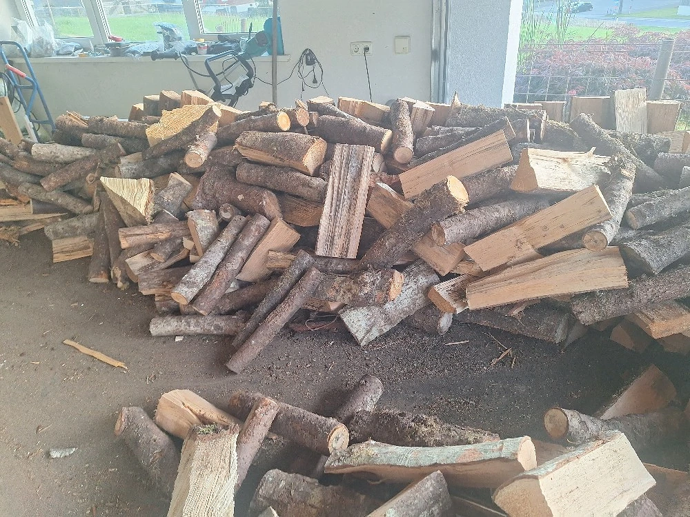 verkaufe trockens Brennholz 