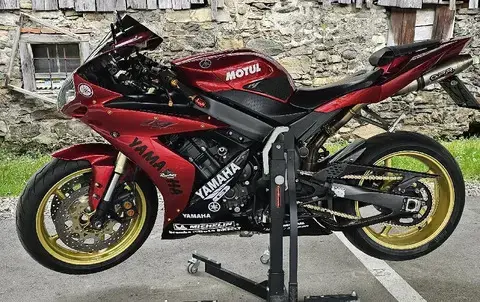 Yamaha R1 nr 12