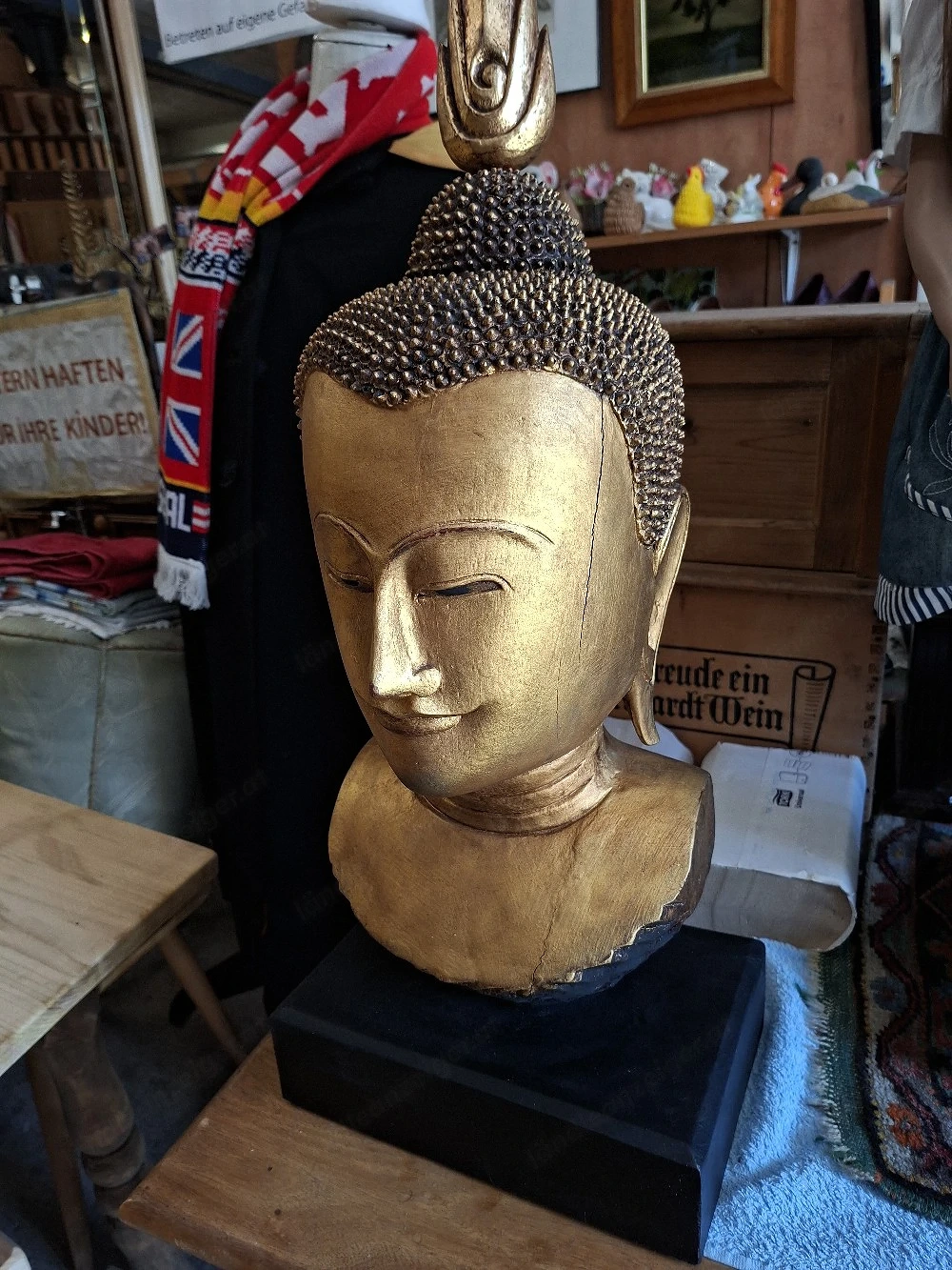 Buda aus Holz