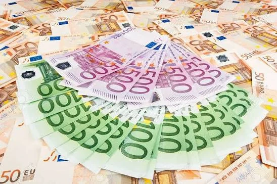 KREDITE: Investitionen für jedermann  Planen Sie ein Projekt im Immobilien-, Landwirtschafts-, Gewer