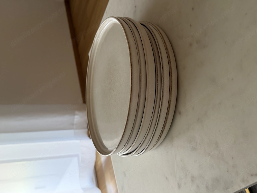 H&M Home Teller aus Steingut