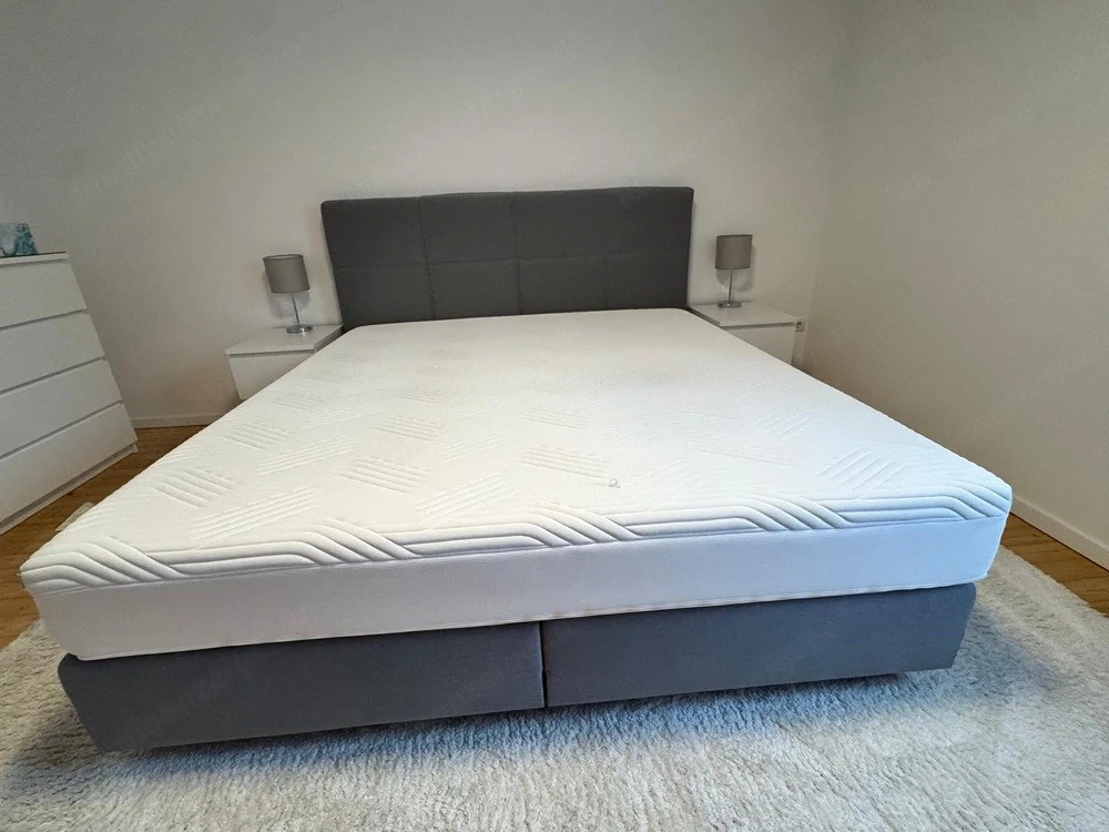 Boxspringbett inkl. hochwertiger Matratze zu verkaufen!
