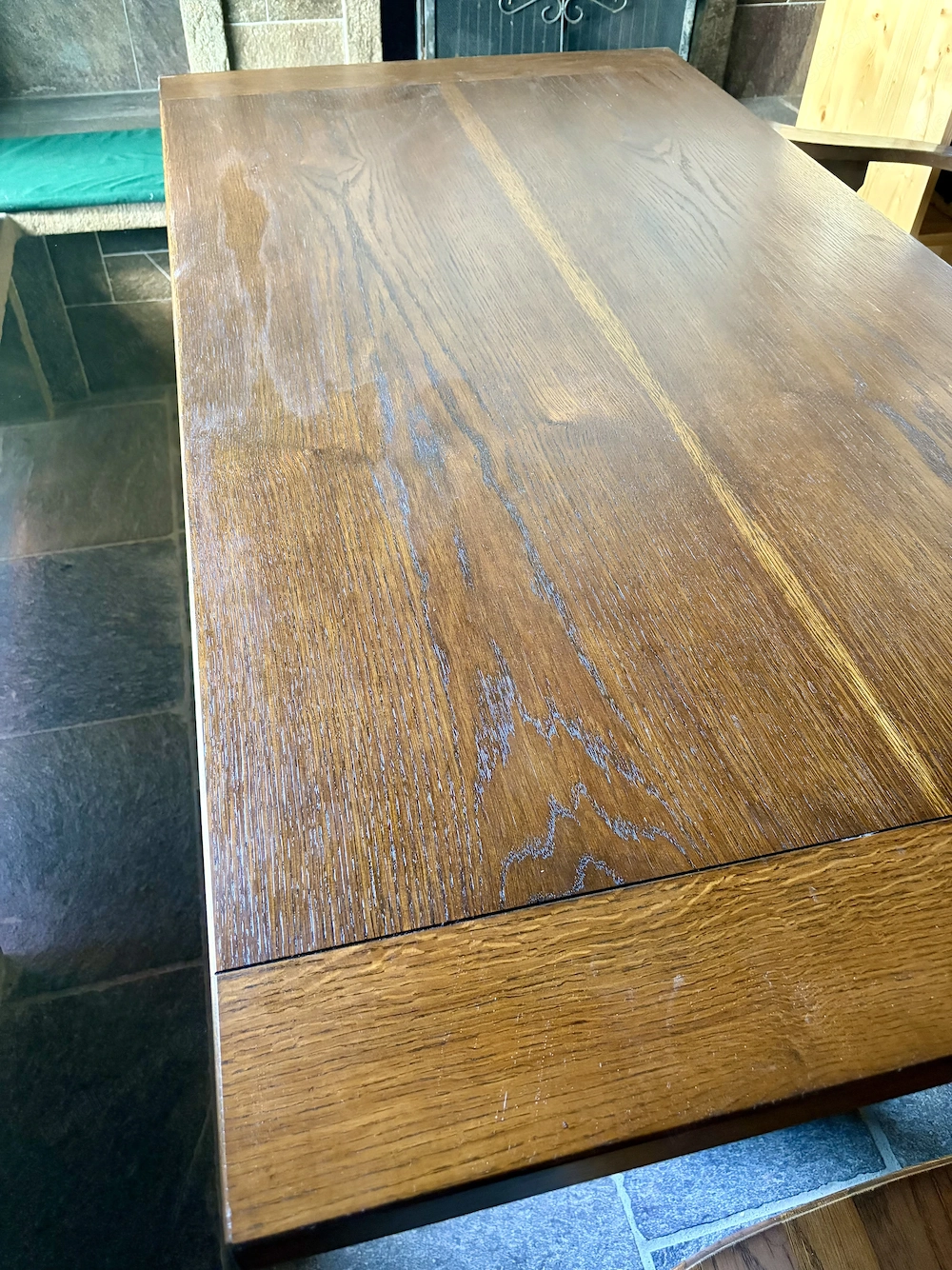 Holztisch mit 3 Stühlen