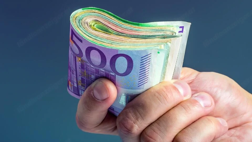 KREDITE:  INVESTITIONEN Einfache Konditionen, Bearbeitung innerhalb von 48 Stunden.