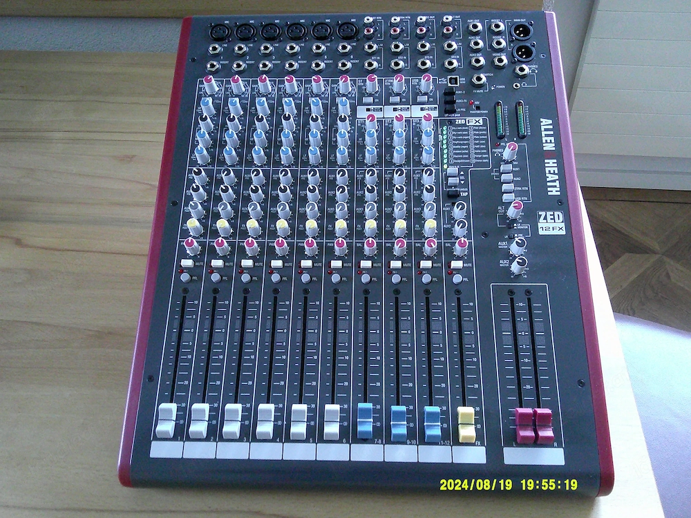 Verkaufe ein Allen&Heath ZED -12FX Mischpult