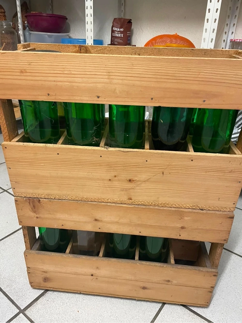 5 Holzkisten mit 1 Literflaschen
