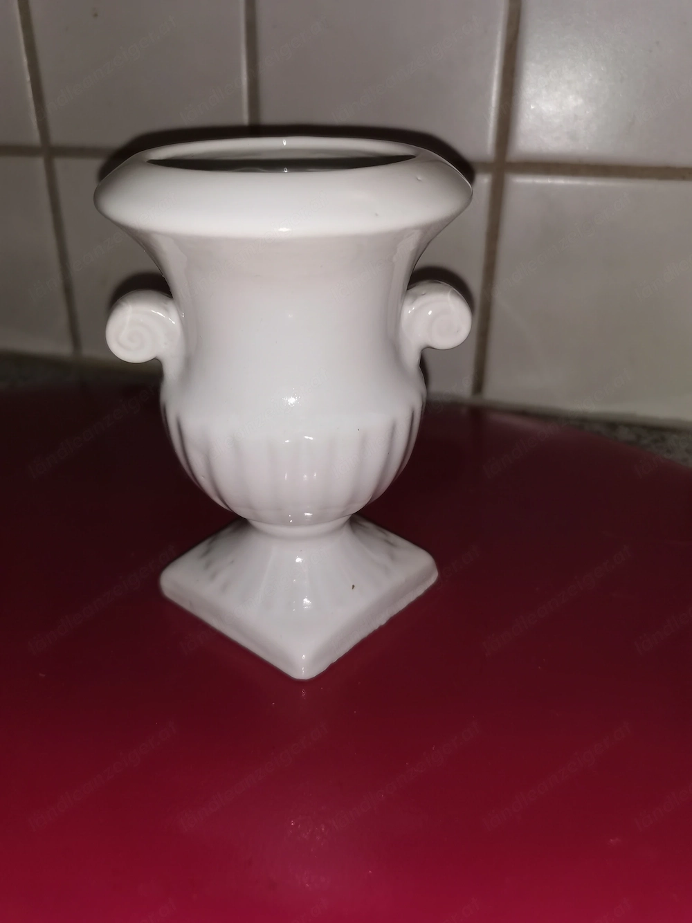 Vase Porzellan weiß H = 12 cm