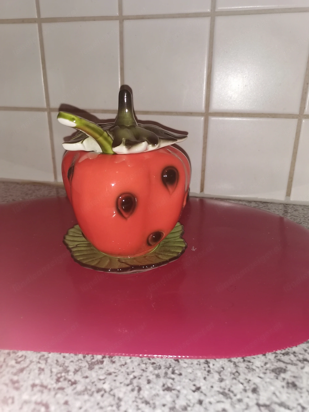 Göbel Marmelade-Behälter "Erdbeerform" Porzellan mit Porzellan-Löffel und Deckel 
