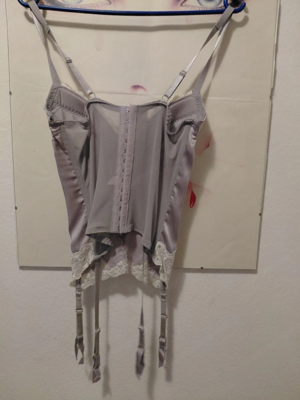 Zu Verkaufen, Corsage