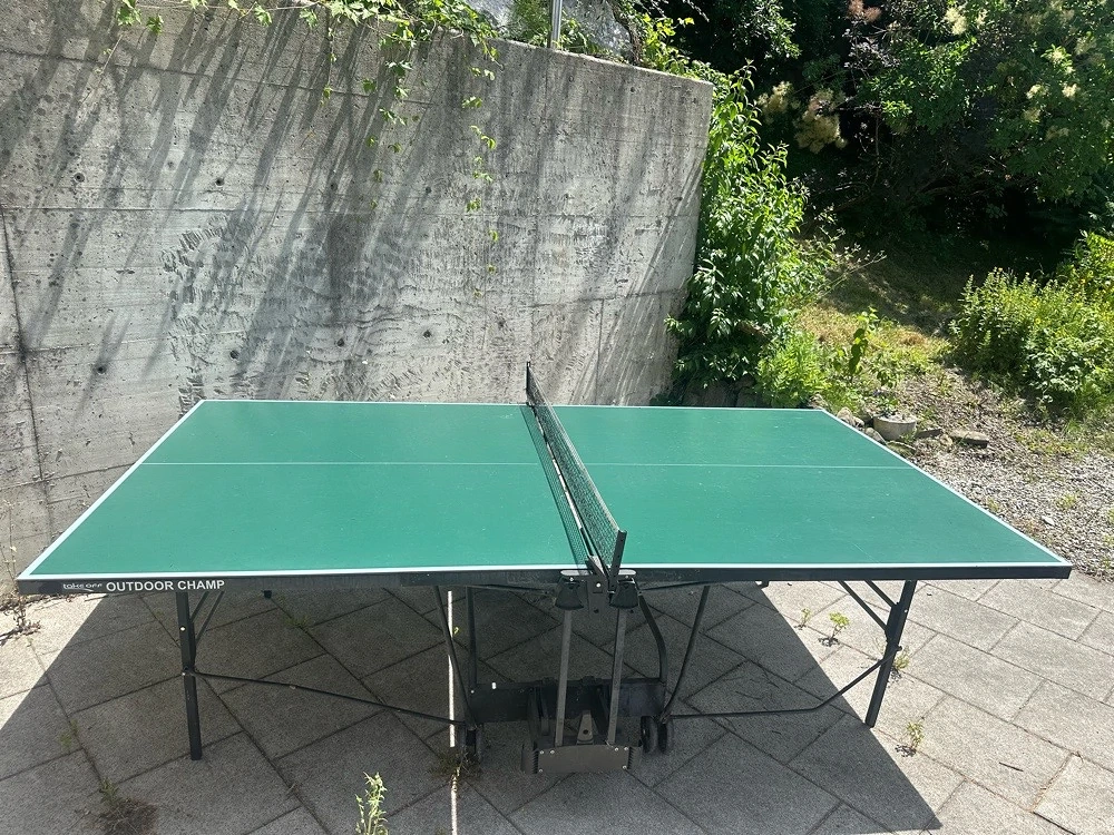 Tischtennisplatte zu verschenken