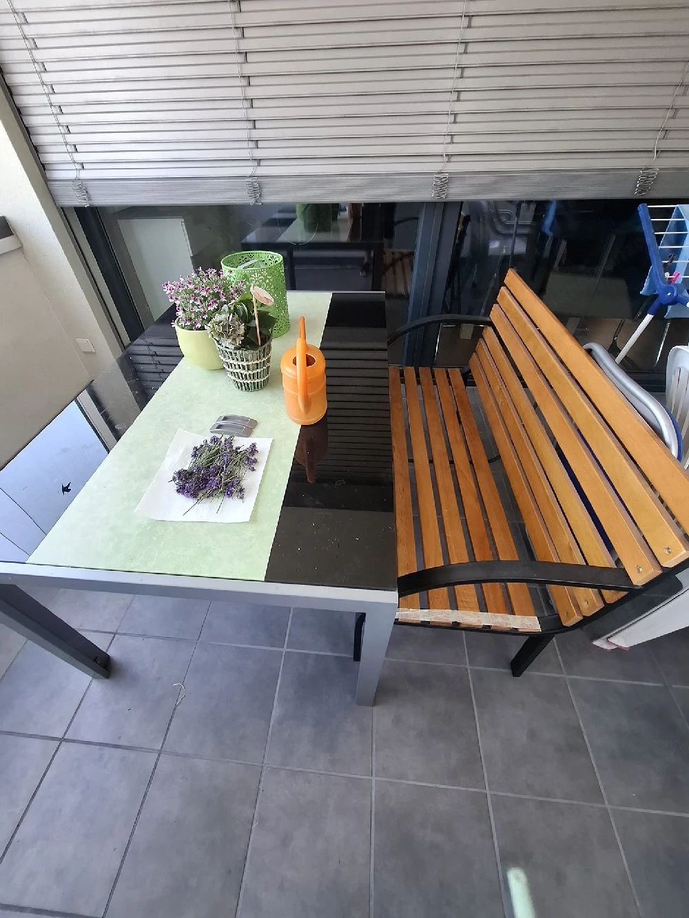 Gartenbank und Tisch abzugeben