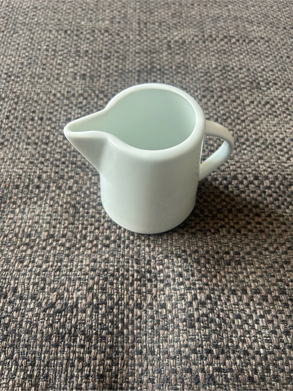 Van Well Milchkännchen aus Porzellan