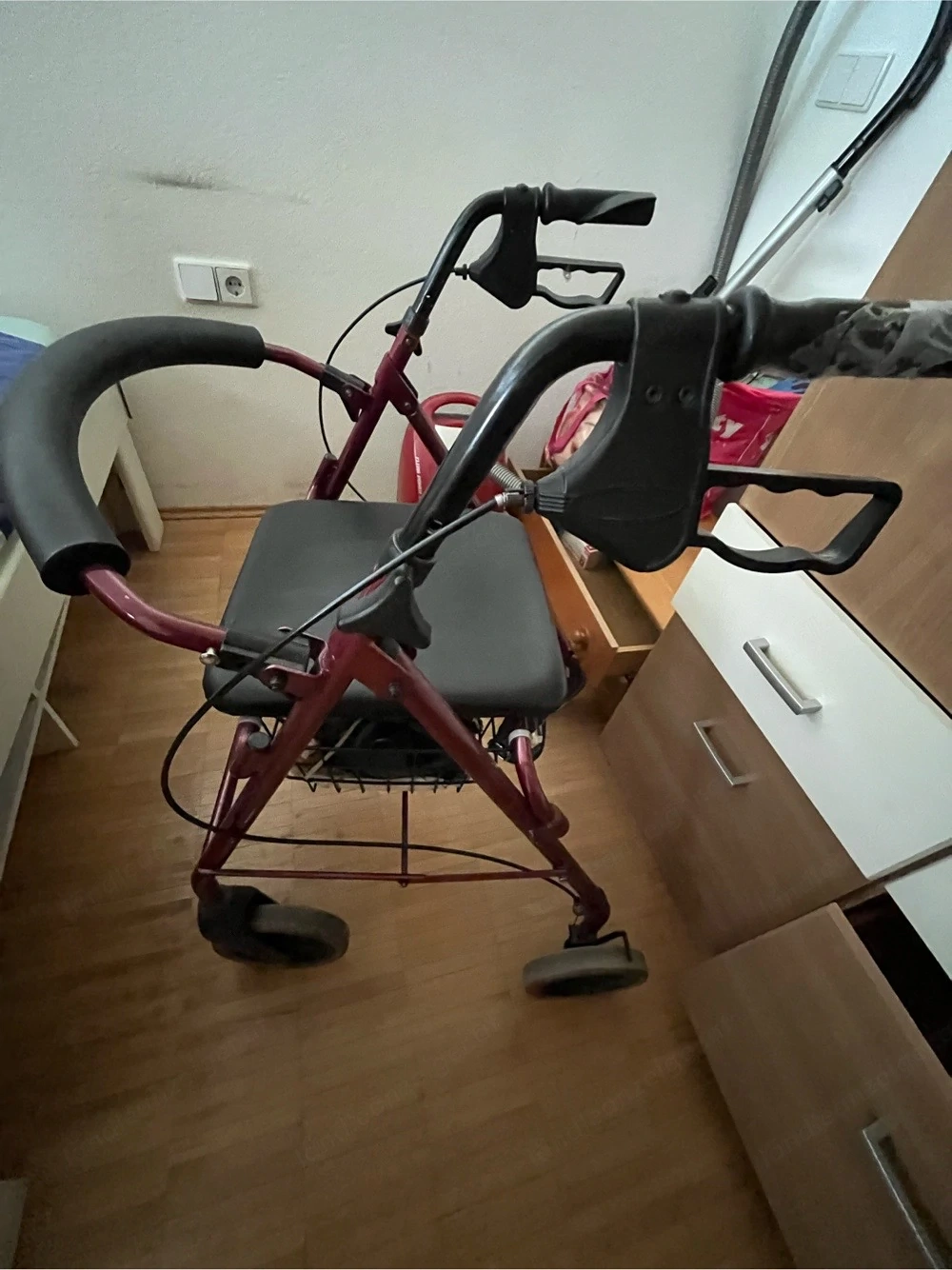 Rollator zu verschenken
