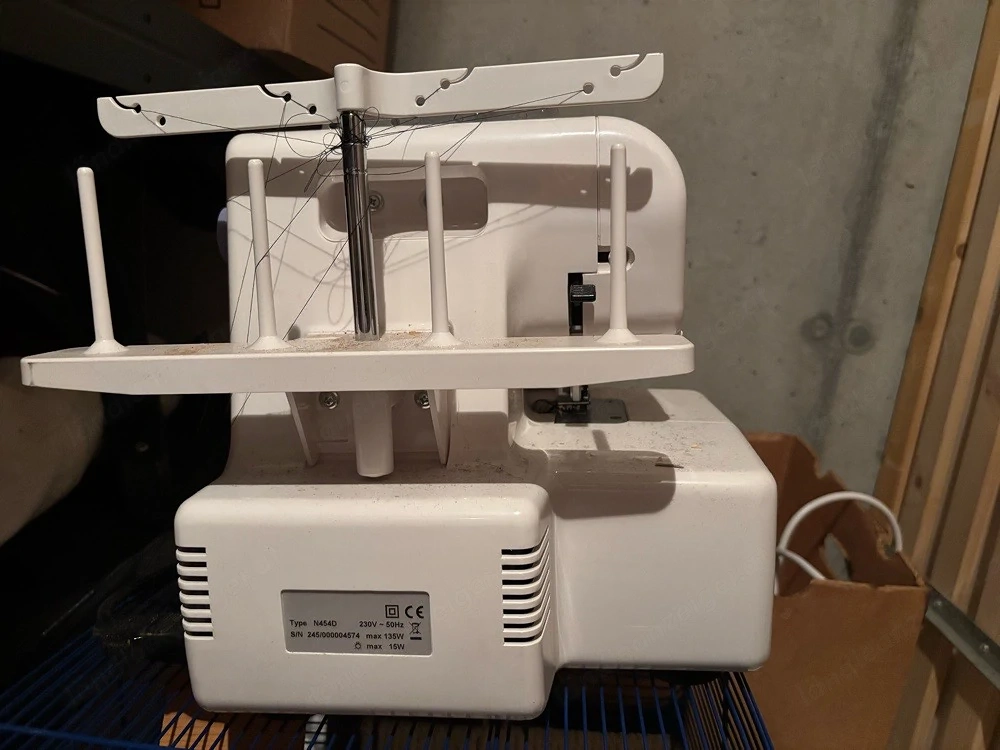 Overlock Nähmaschine inkl. Zubehör