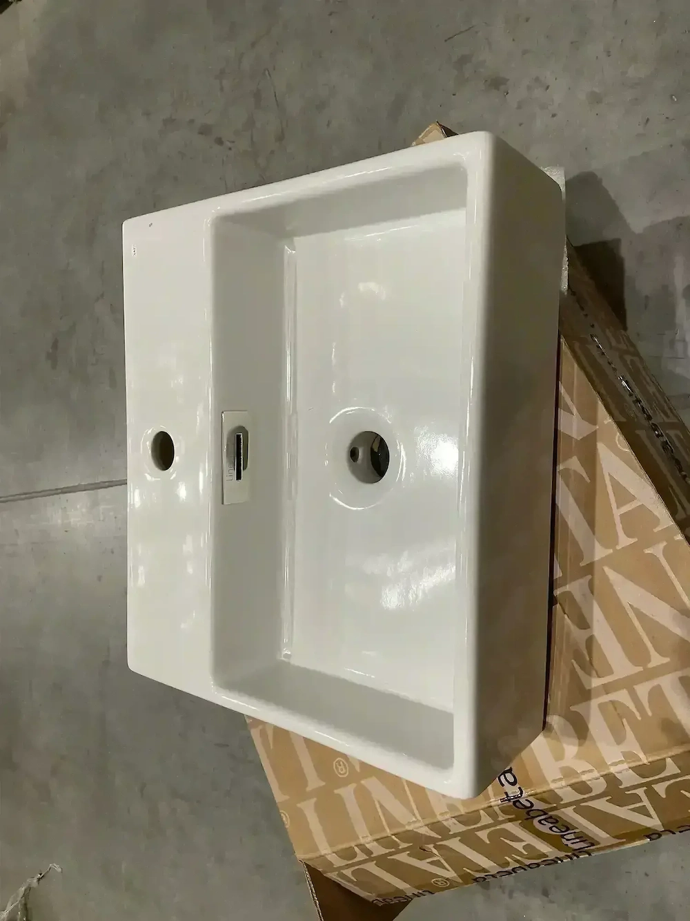 Handwaschbecken aus Keramik