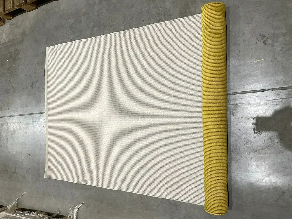 Teppich aus Papierschnur