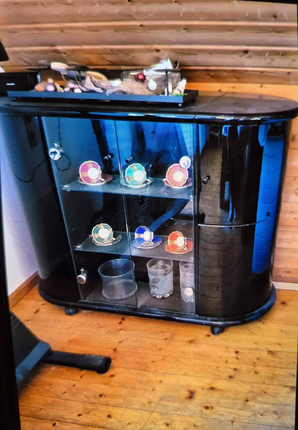 fahrbarer Barschrank