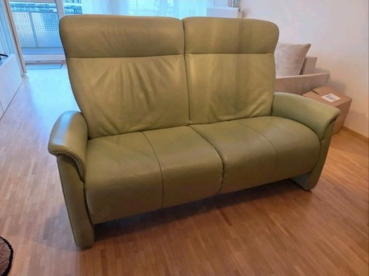 Ledergarnitur bestehend aus 2.5 Sitzer, 2 Sitzer (mit separater Relaxfunktion für beide Seiten) sowi