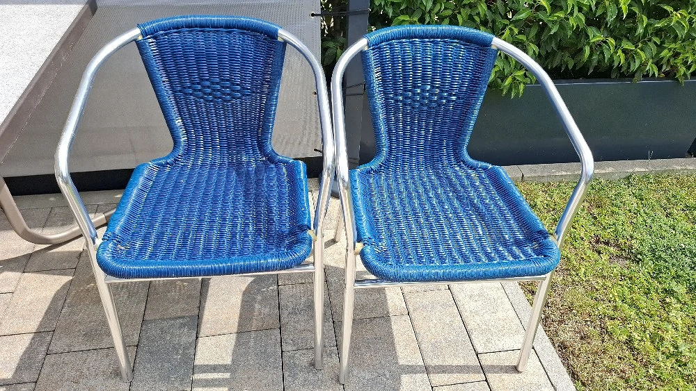Stühle (4 Stk.) und Tisch Gratis