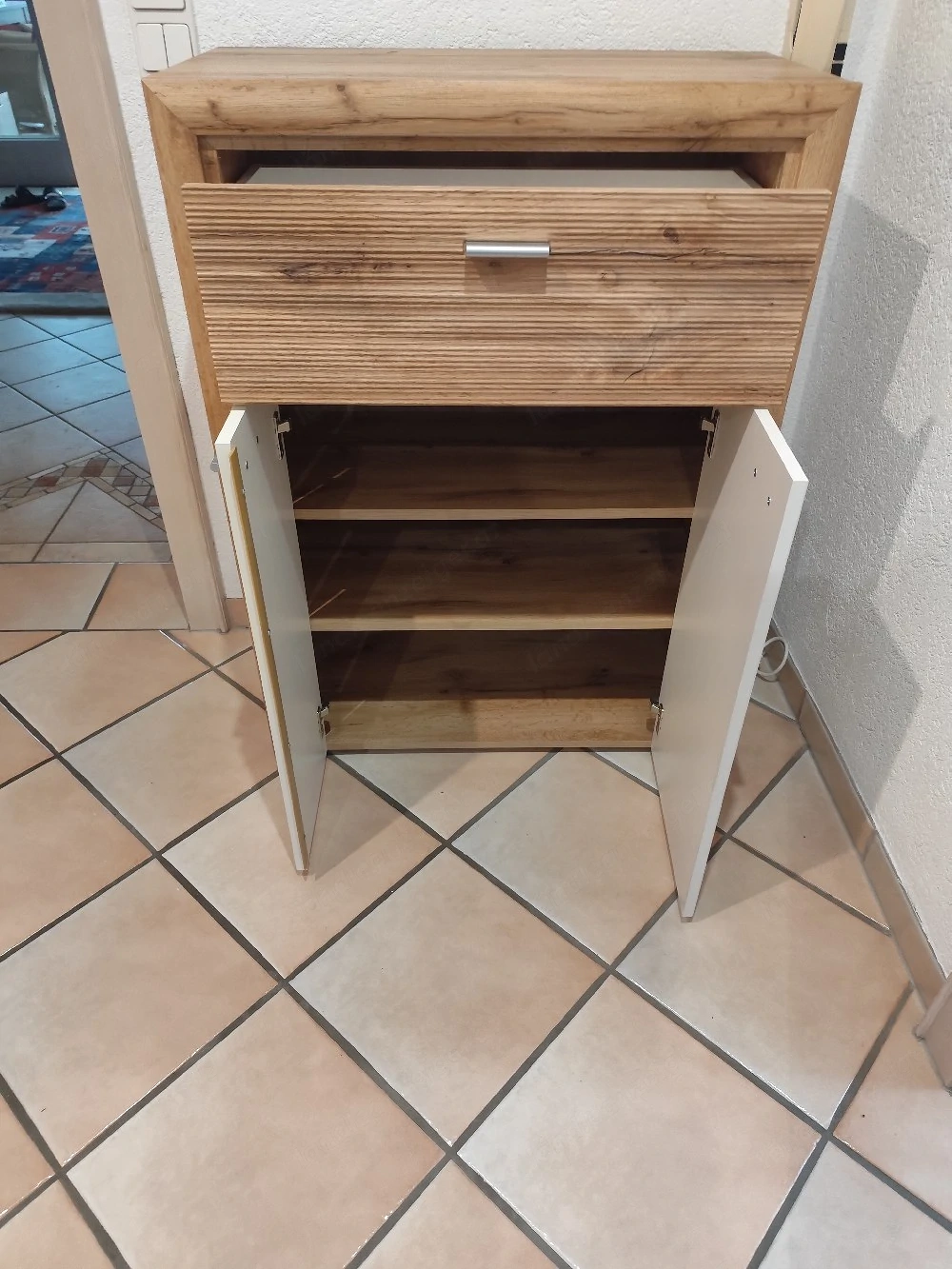 Kommode neuwertig 