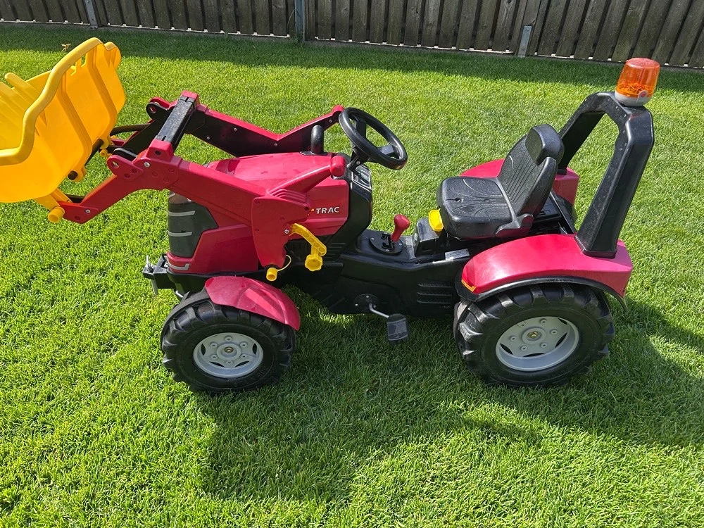 Trettraktor mit viel Zubehör