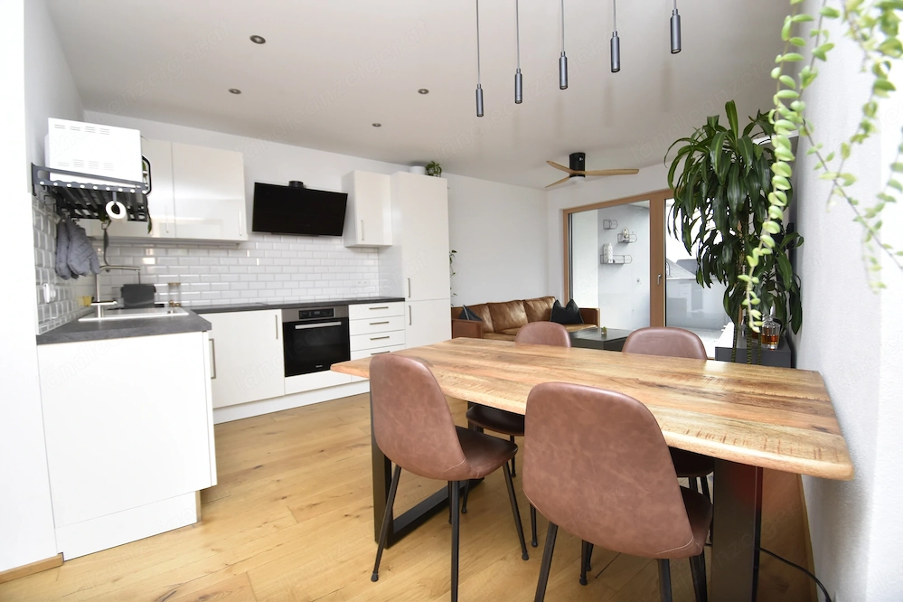 PROVISIONSFREI   Neuwertige 2-Zimmer-Wohnung mit großem Südbalkon, Lift & Tiefgarage in Lustenau 