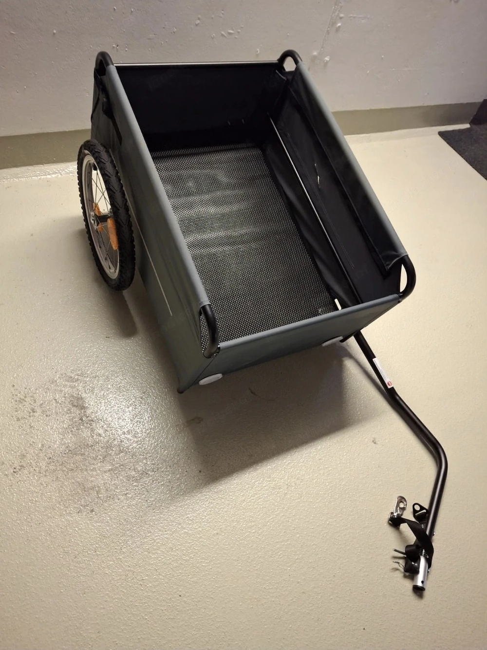 Radanhänger mit Abdeckung 