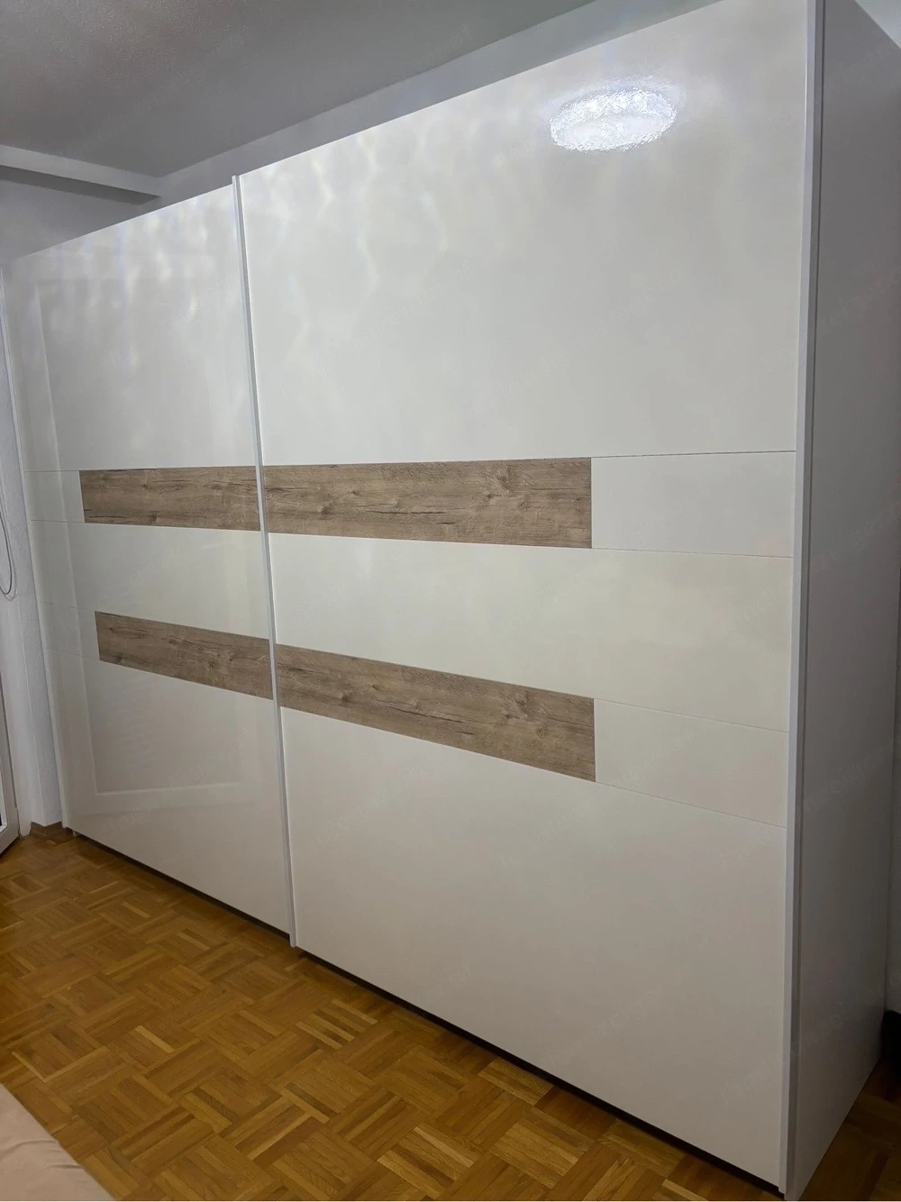 Kleiderschrank & Kommode 